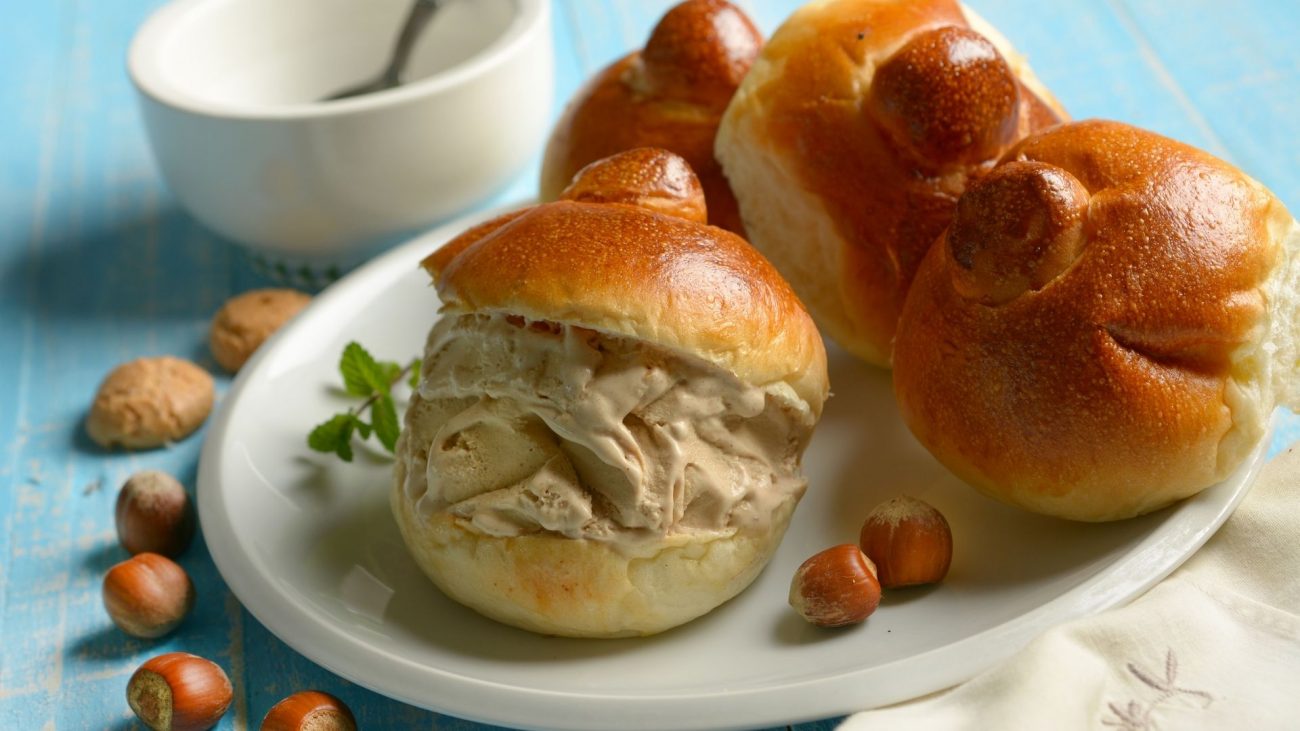 Sicilian Brioche col tuppo